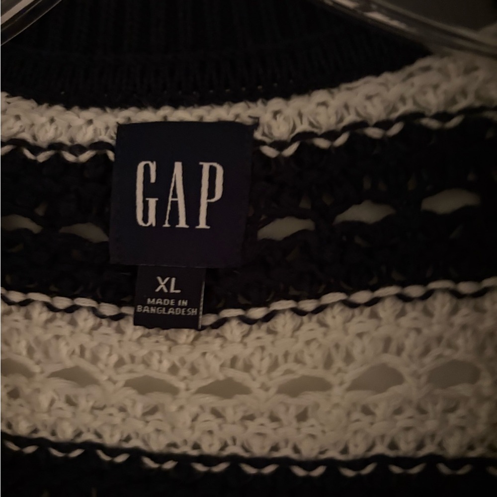 GAP Women's Navy and Cream Striped Sweater - Picture 2 of 2